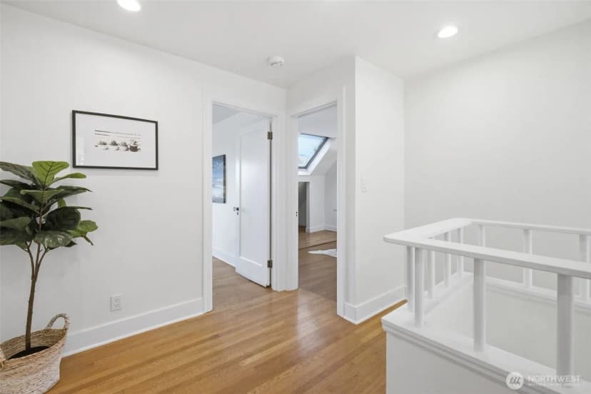 Property photo for 5006 Greenwood Avenue N, Seattle photo 23