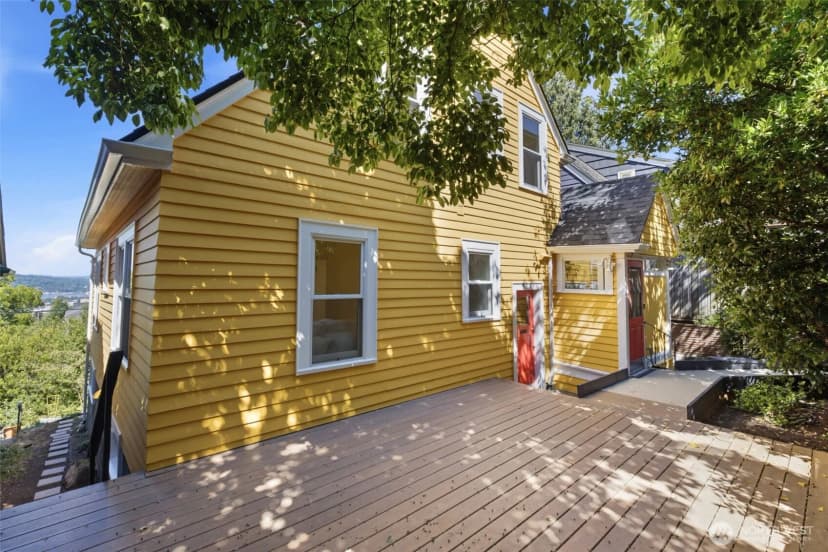 Property photo for 5006 Greenwood Avenue N, Seattle photo 36
