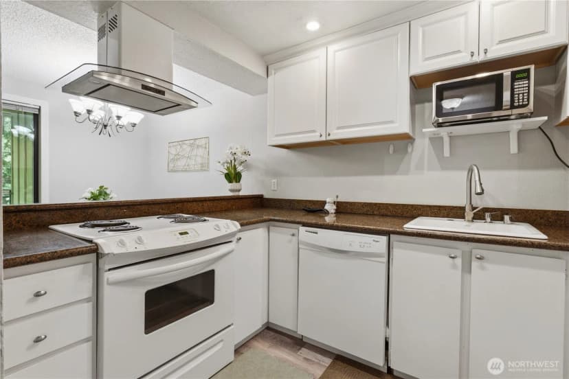 Property photo for 12726 Ne 116th St #e9, Kirkland photo 5