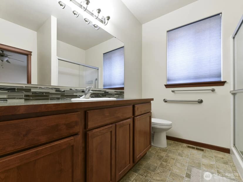 Property photo for 4649 Helena Avenue Se, Lacey photo 13