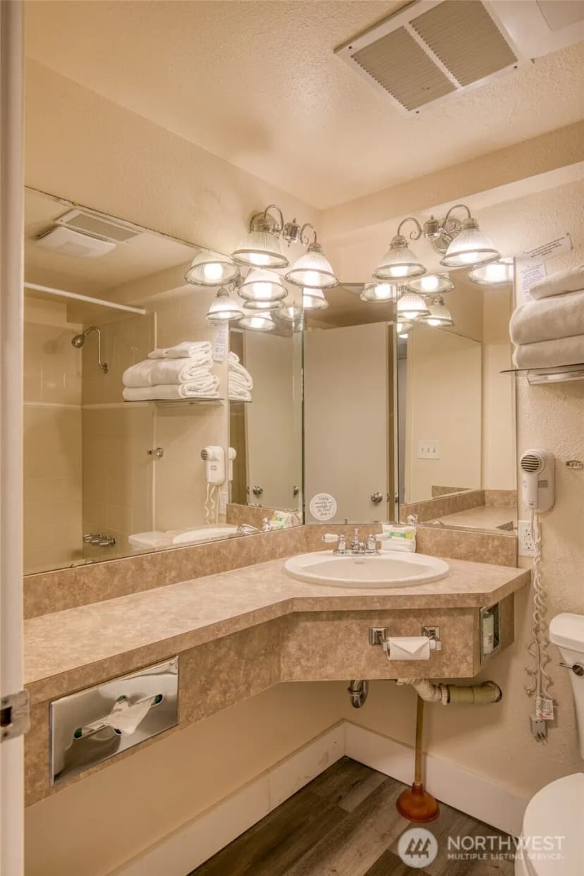 Property photo for 710 S Hancock #105-07, Westport photo 9