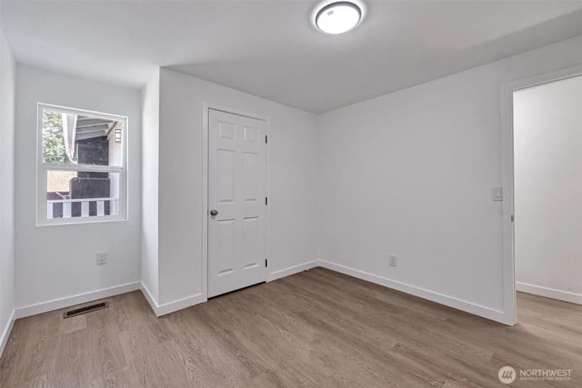 Property photo for 6325 S Eddy Court, Seattle photo 6