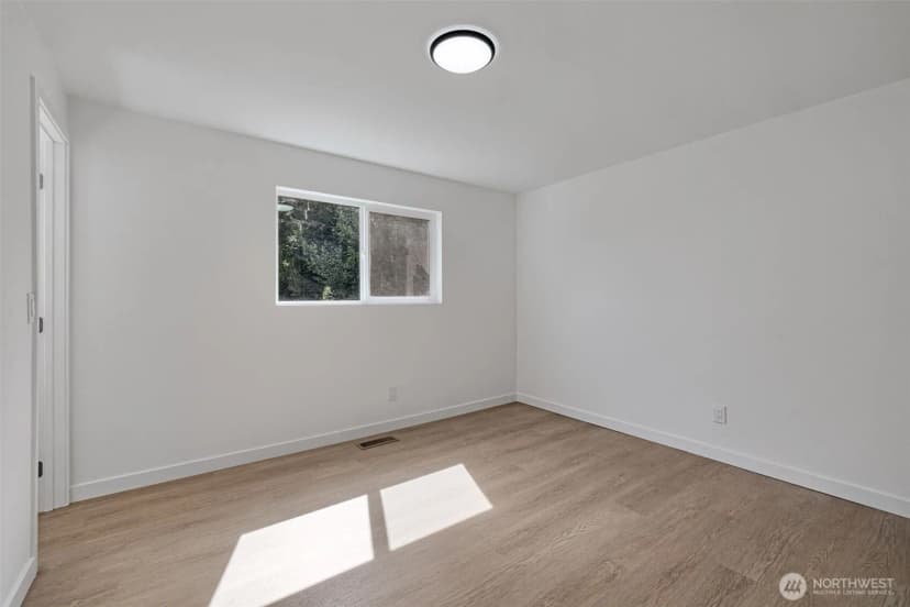 Property photo for 6325 S Eddy Court, Seattle photo 11