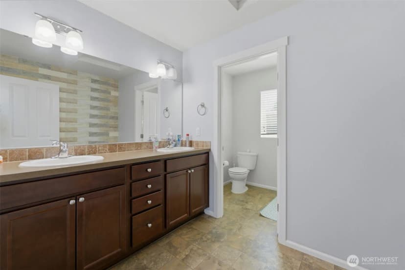 Property photo for 6626 Svea Court Ne, Lacey photo 11