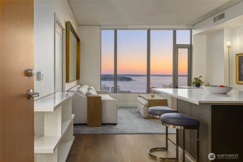 Property photo for 2510 6th Ave #3305, Seattle