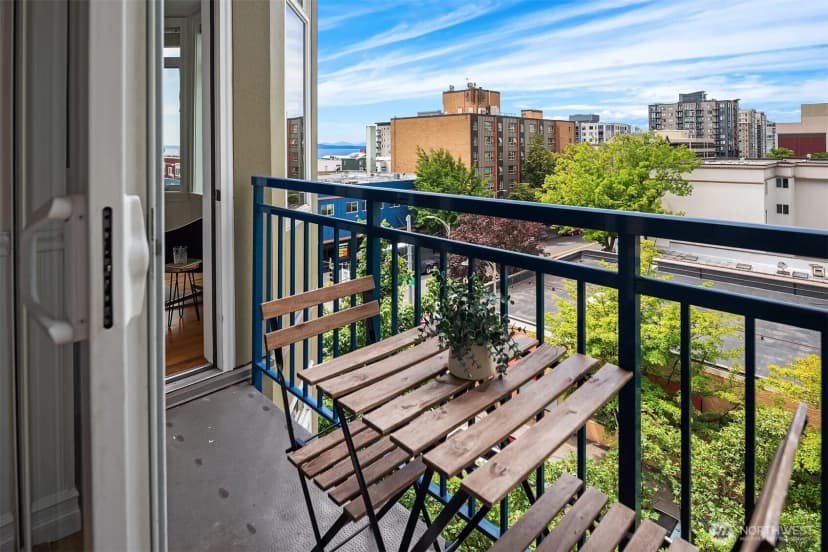 Property photo for 2414 1st Avenue #507, Seattle photo 16