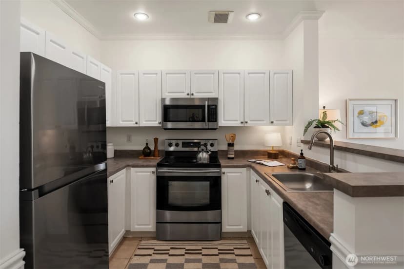 Property photo for 2414 1st Avenue #507, Seattle photo 12
