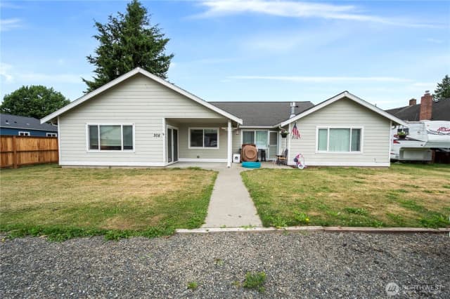 Property photo for 208 Noble Street, Sumas