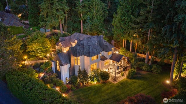 Property photo for 6351 163rd Place Se, Bellevue photo 2