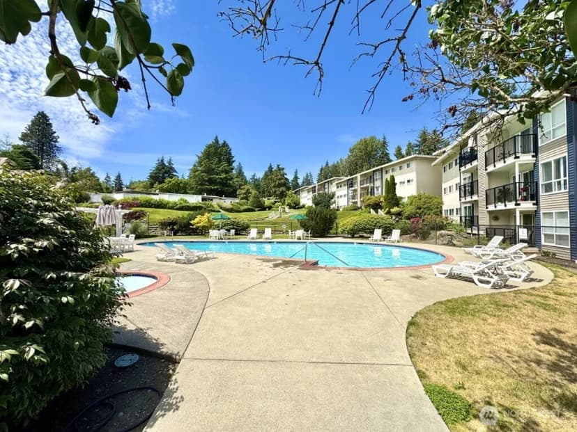 Property photo for 12701 Ne 9th Place #d105, Bellevue photo 13