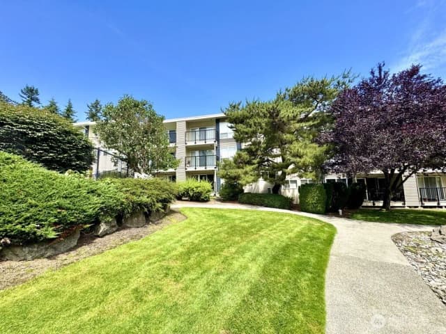 Property photo for 12701 Ne 9th Place #d105, Bellevue