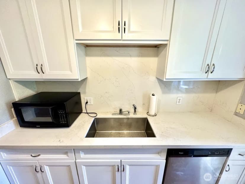 Property photo for 12701 Ne 9th Place #d105, Bellevue photo 6