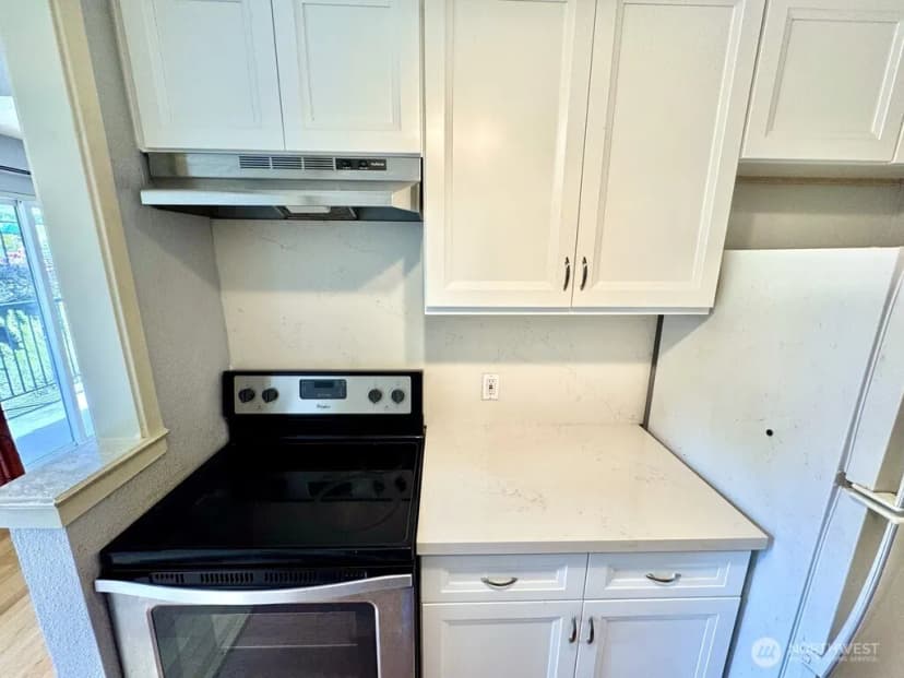 Property photo for 12701 Ne 9th Place #d105, Bellevue photo 7