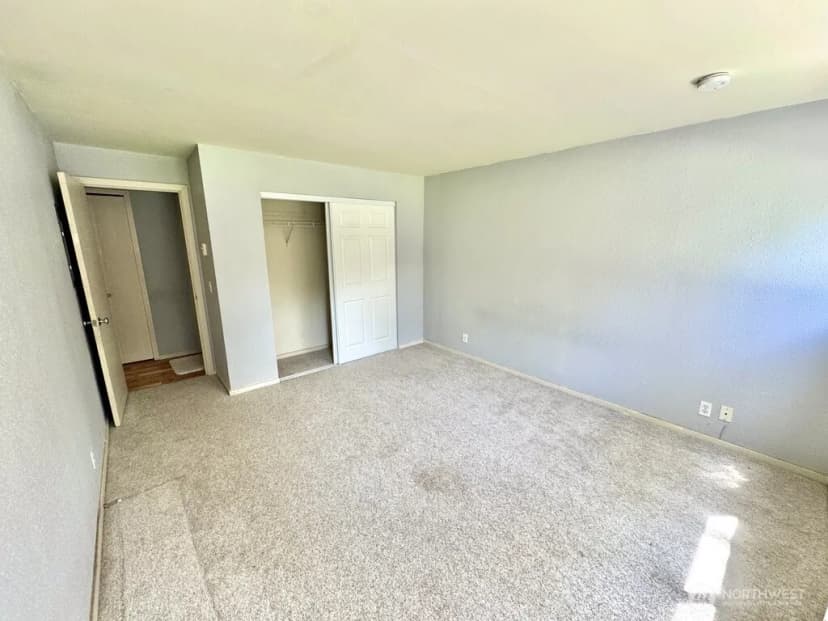 Property photo for 12701 Ne 9th Place #d105, Bellevue photo 9