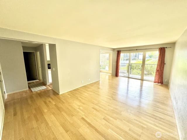 Property photo for 12701 Ne 9th Place #d105, Bellevue photo 2