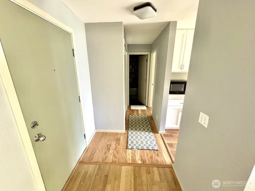Property photo for 12701 Ne 9th Place #d105, Bellevue photo 4