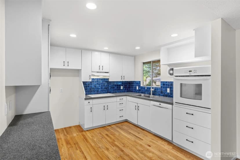 Property photo for 1550 172nd Avenue Ne, Bellevue photo 16