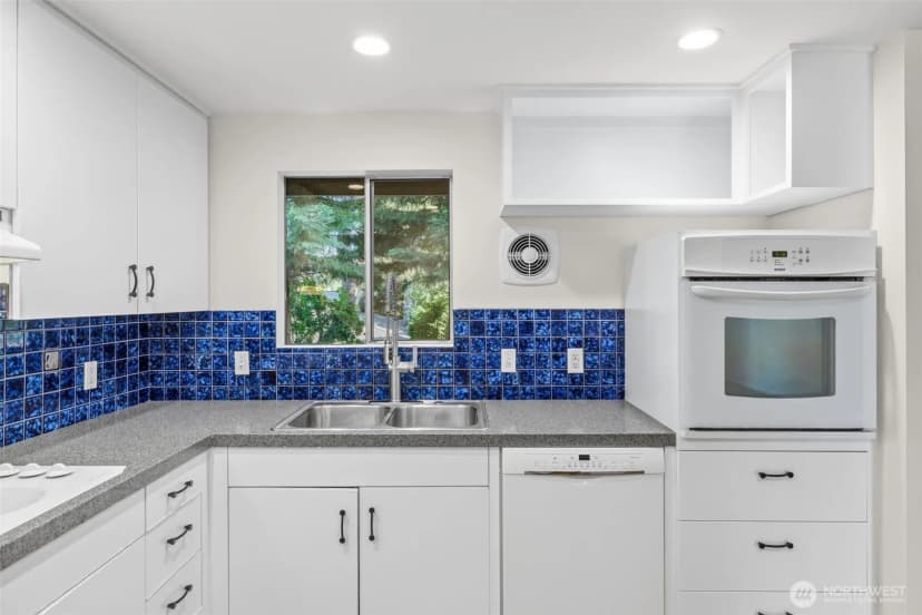 Property photo for 1550 172nd Avenue Ne, Bellevue photo 18