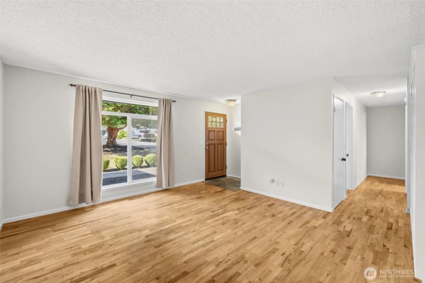 Property photo for 1550 172nd Avenue Ne, Bellevue photo 7