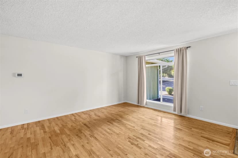Property photo for 1550 172nd Avenue Ne, Bellevue photo 6