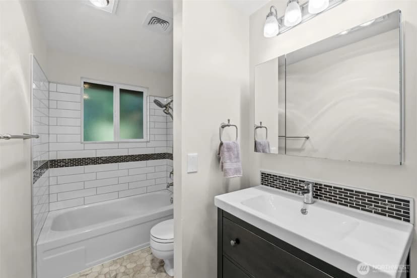 Property photo for 1550 172nd Avenue Ne, Bellevue photo 21
