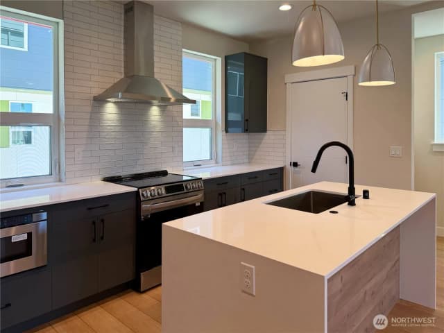 Property photo for 6905 42nd Avenue S #c, Seattle photo 3