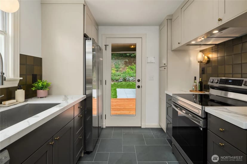Property photo for 11429 Glendale Way S, Seattle photo 19