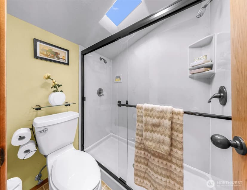 Property photo for 11230 Ne 68th Street #c, Kirkland photo 37