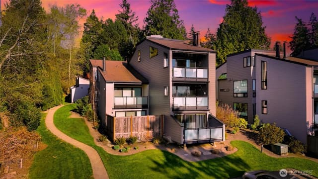 Property photo for 11230 Ne 68th Street #c, Kirkland