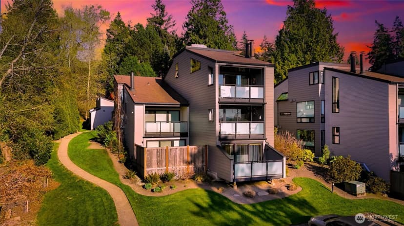 Property photo for 11230 Ne 68th Street #c, Kirkland