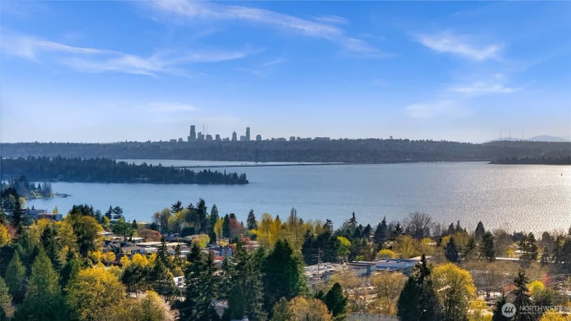Property photo for 11230 Ne 68th Street #c, Kirkland photo 38