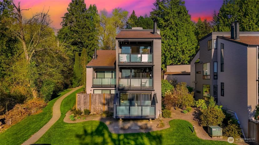 Property photo for 11230 Ne 68th Street #c, Kirkland photo 2