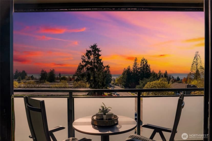 Property photo for 11230 Ne 68th Street #c, Kirkland photo 4