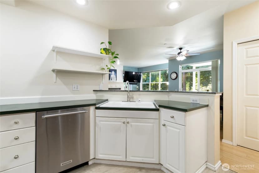 Property photo for 424 228th Street Sw #h101, Bothell photo 14