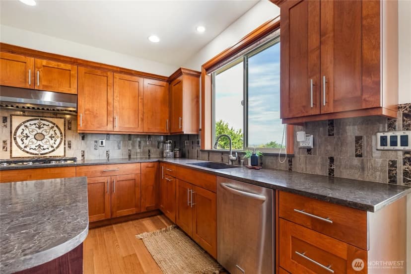 Property photo for 5550 Whitehorn Way, Blaine photo 7