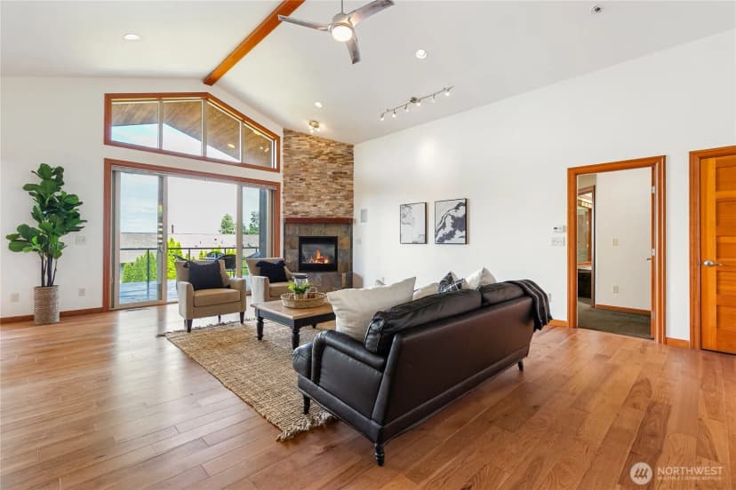Property photo for 5550 Whitehorn Way, Blaine photo 4