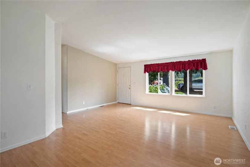 Property photo for 827 Ne Woodard Avenue, Castle Rock photo 6