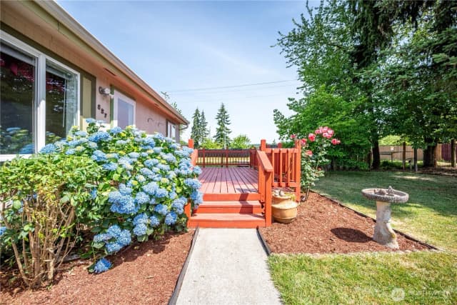 Property photo for 827 Ne Woodard Avenue, Castle Rock photo 3