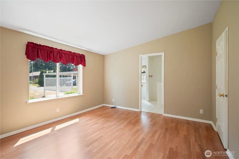Property photo for 827 Ne Woodard Avenue, Castle Rock photo 17