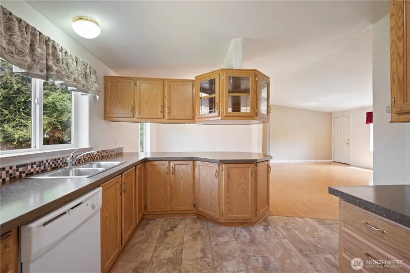 Property photo for 827 Ne Woodard Avenue, Castle Rock photo 14