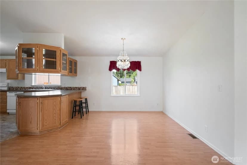 Property photo for 827 Ne Woodard Avenue, Castle Rock photo 8