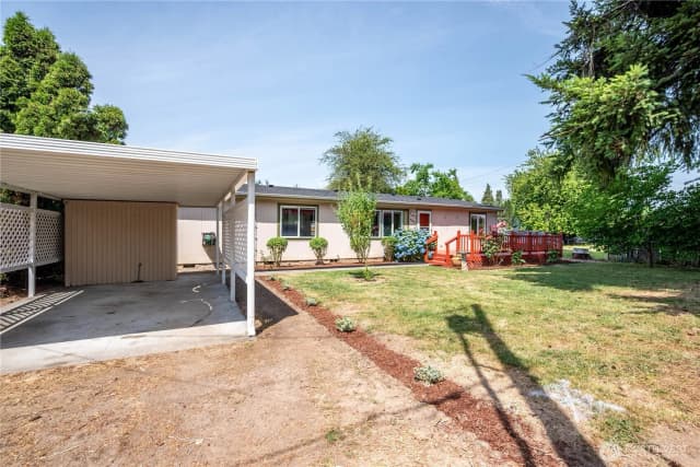 Property photo for 827 Ne Woodard Avenue, Castle Rock photo 2