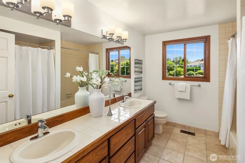 Property photo for 7670 80th Place Se, Mercer Island photo 24