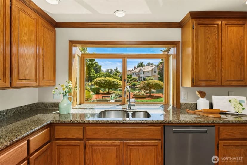 Property photo for 7670 80th Place Se, Mercer Island photo 10