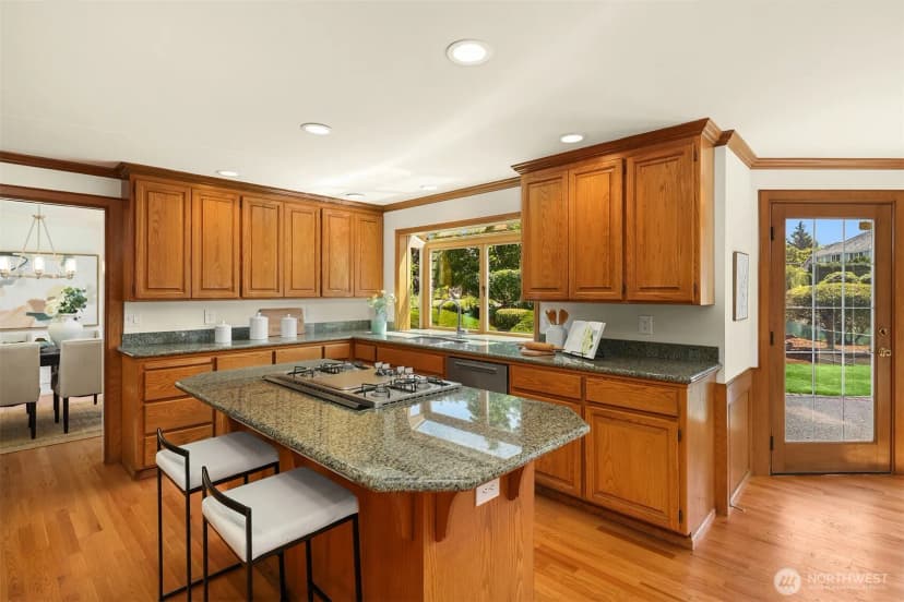 Property photo for 7670 80th Place Se, Mercer Island photo 9