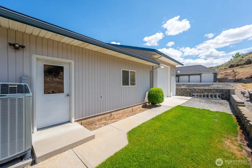Property photo for 43935 Geostar Drive N, Grand Coulee photo 36