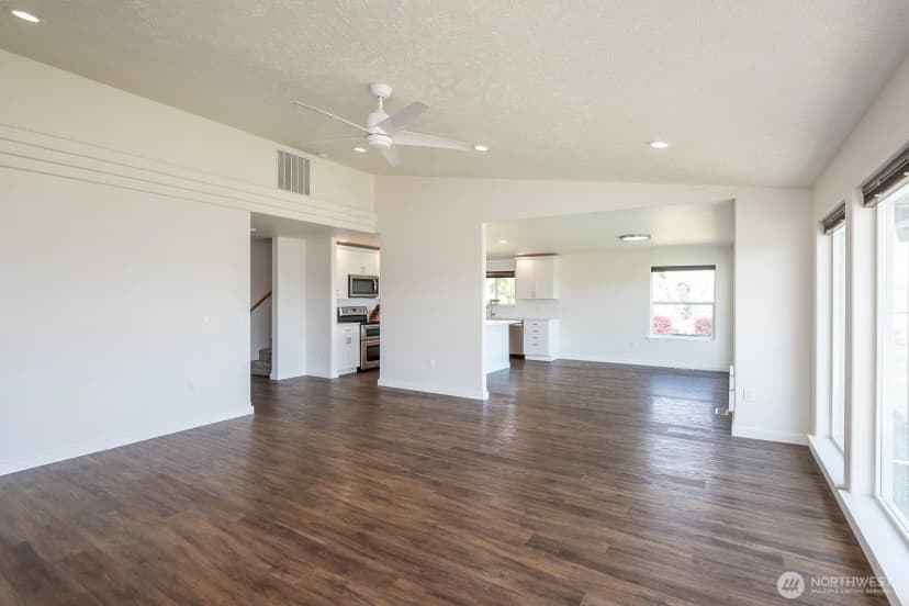 Property photo for 43935 Geostar Drive N, Grand Coulee photo 19