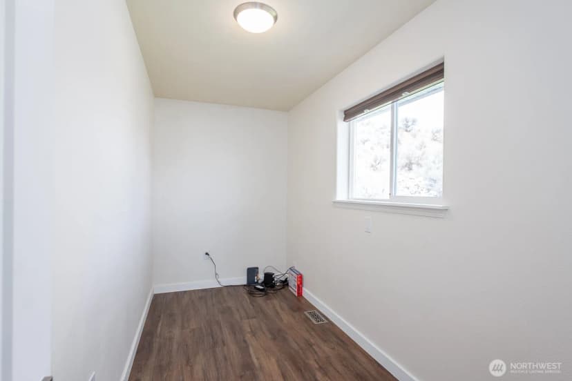 Property photo for 43935 Geostar Drive N, Grand Coulee photo 8
