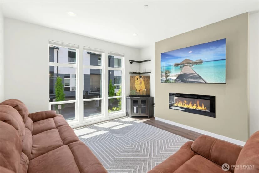 Property photo for 13710 Ash Way #b7, Everett photo 7