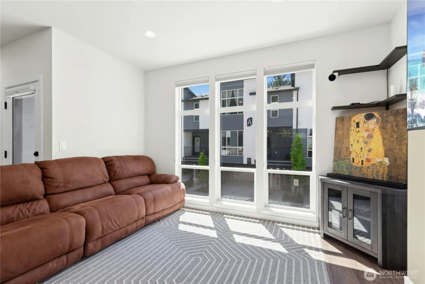 Property photo for 13710 Ash Way #b7, Everett photo 8